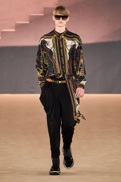 Look 63